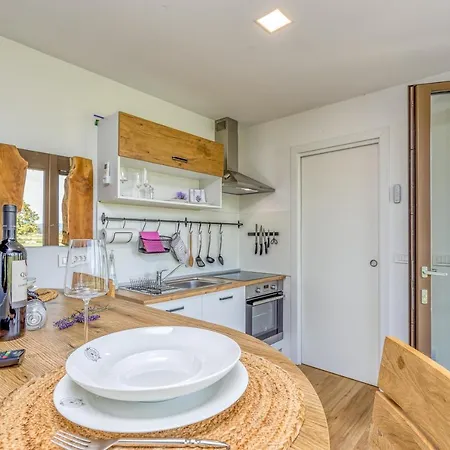 Riverside Mobile Homes *