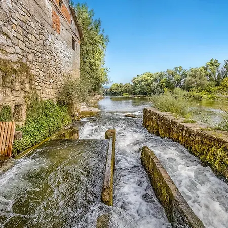 Počitniška hiša Riverside Mobile Homes *