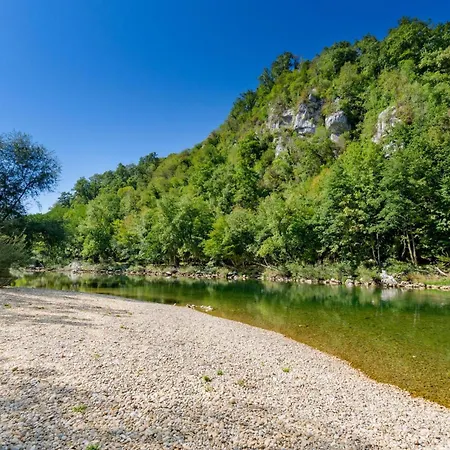 Riverside Mobile Homes *