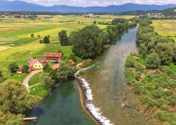 Riverside Mobile Homes *