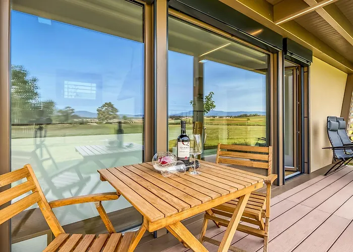 Riverside Mobile Homes *