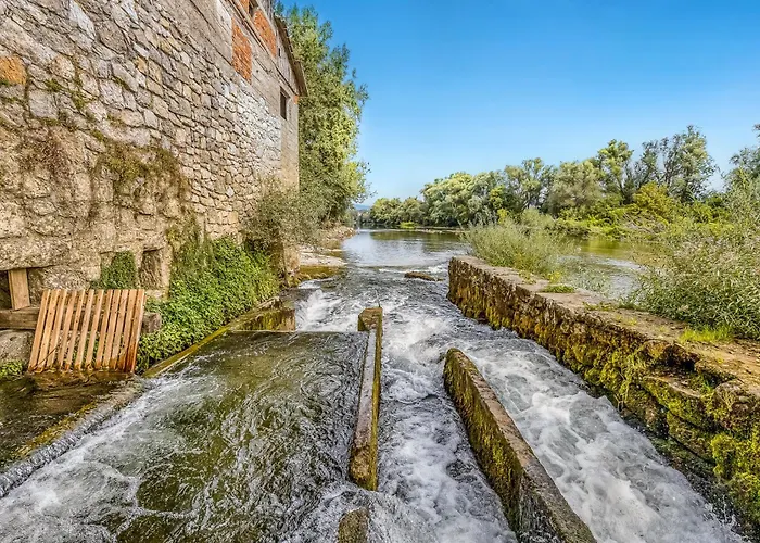 בית נופש Riverside Mobile Homes *