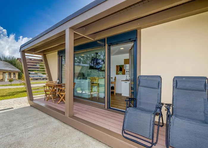 Riverside Mobile Homes *